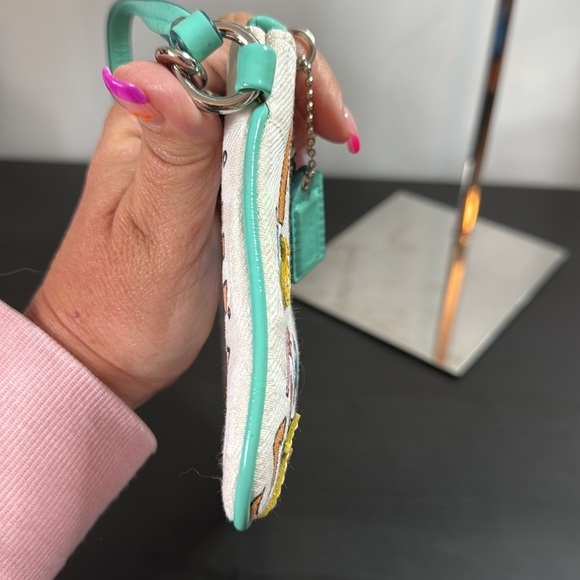 Coach Poppy RARE large multicolored wristlet - Picture 10 of 16